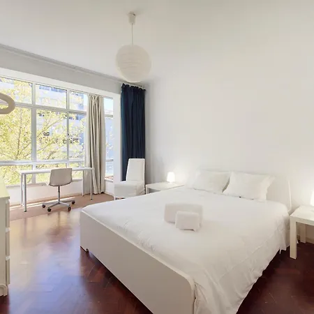 Saldanha Avenida Apartman *